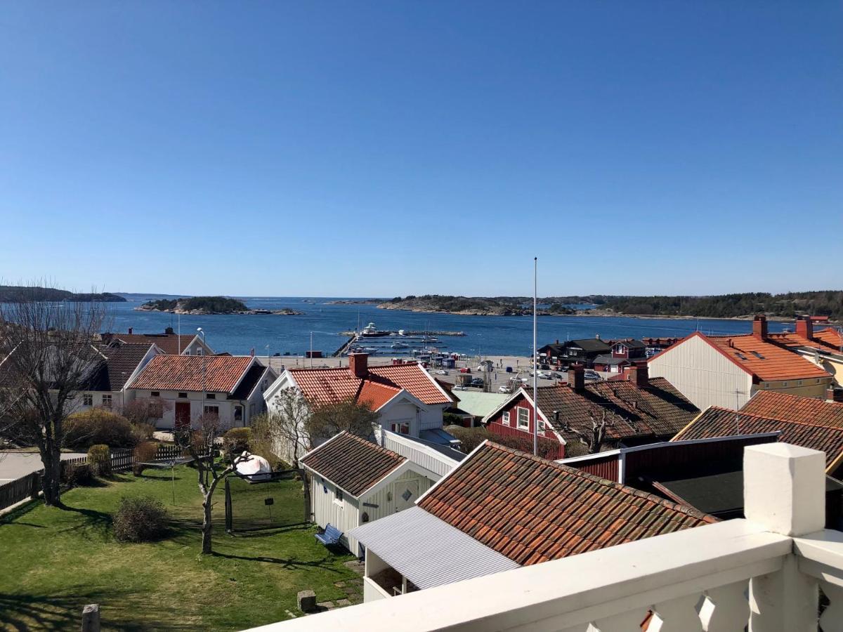 Vacker Vaning Med Havsutsikt I Stroemstads Centrum. 외부 사진