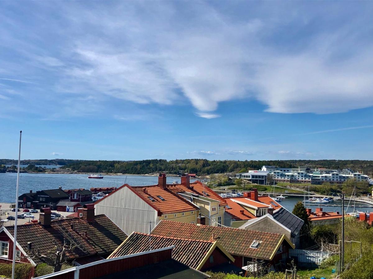 Vacker Vaning Med Havsutsikt I Stroemstads Centrum. 외부 사진